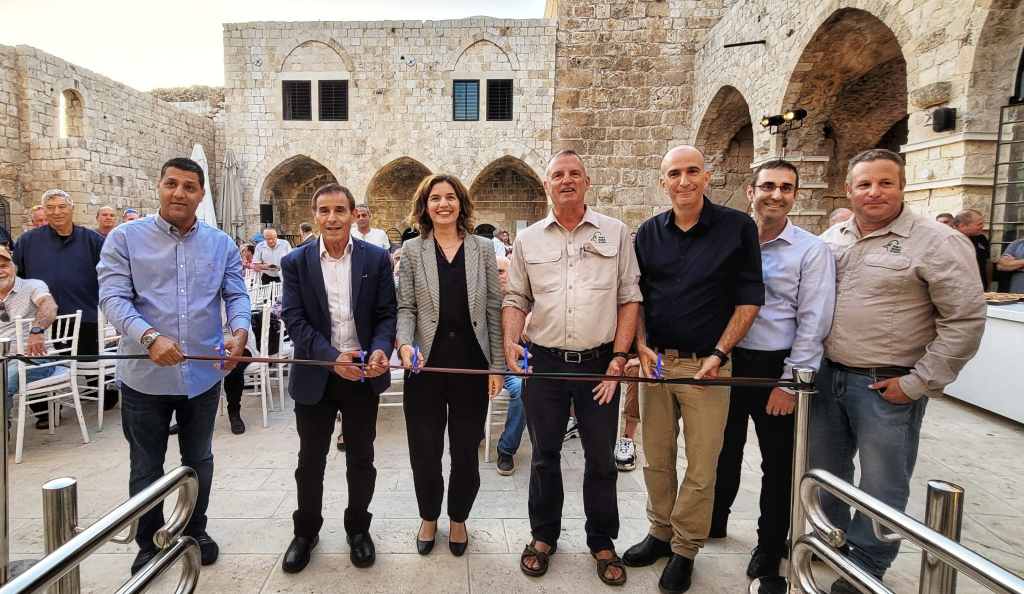 טקס גזירת הסרט במגדל צדק